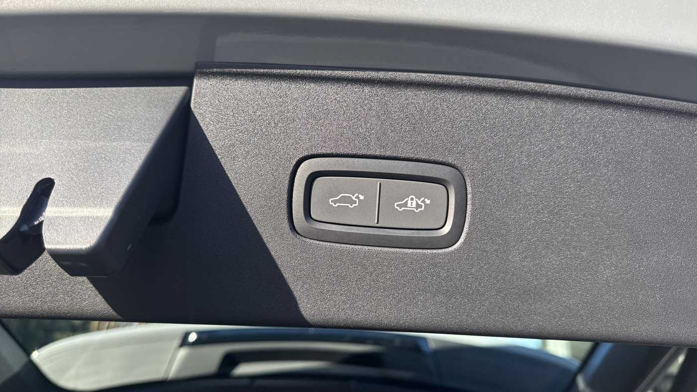 Volvo EX90