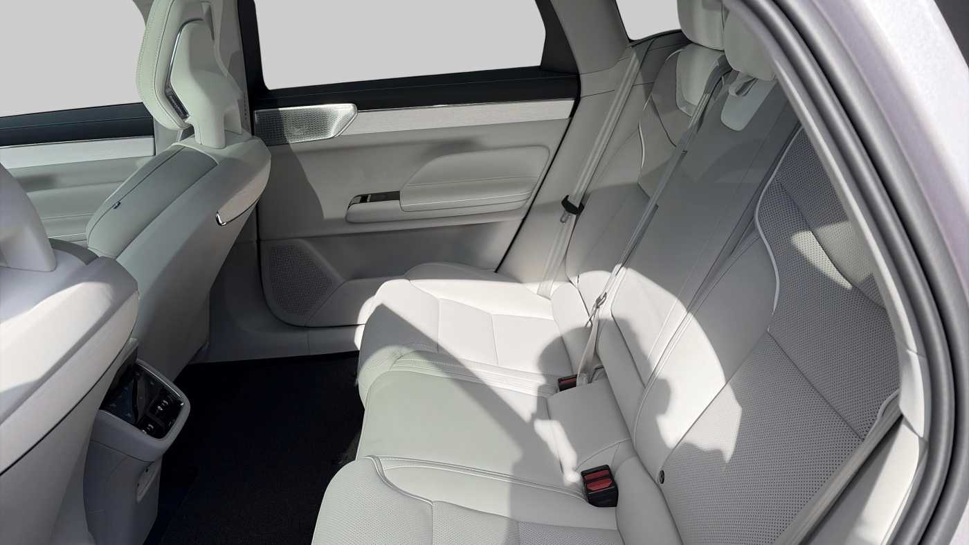 Volvo ES90