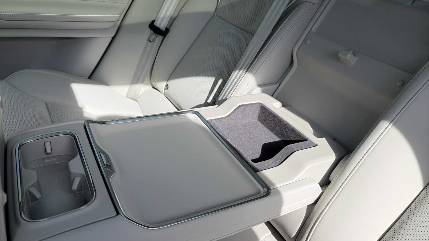 Volvo ES90